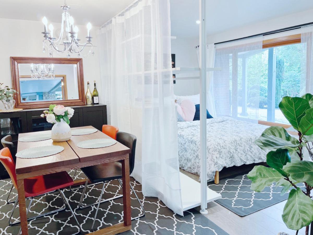 Вилла 66 Creek Garden House Уэст-Ванкувер Экстерьер фото